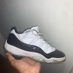Jordan 11 iridescent
